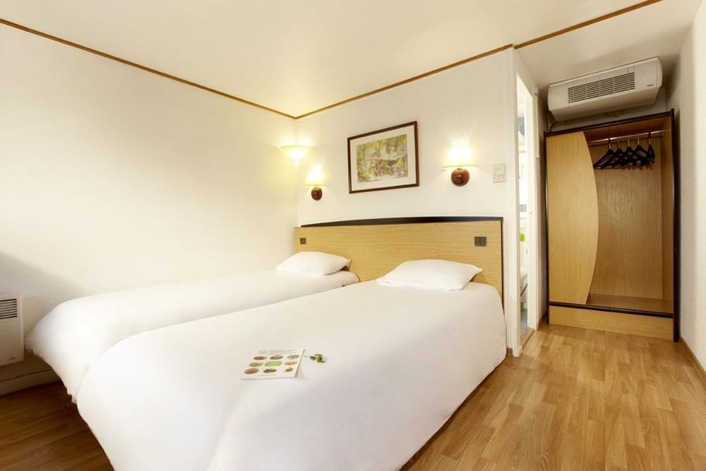 Campanile Le Mans - Arnage Hotel Room photo