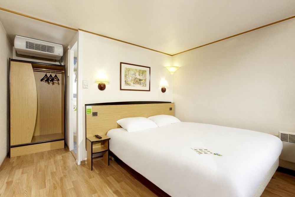 Campanile Le Mans - Arnage Hotel Room photo