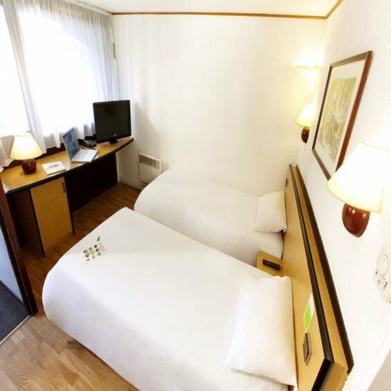 Campanile Le Mans - Arnage Hotel Exterior photo